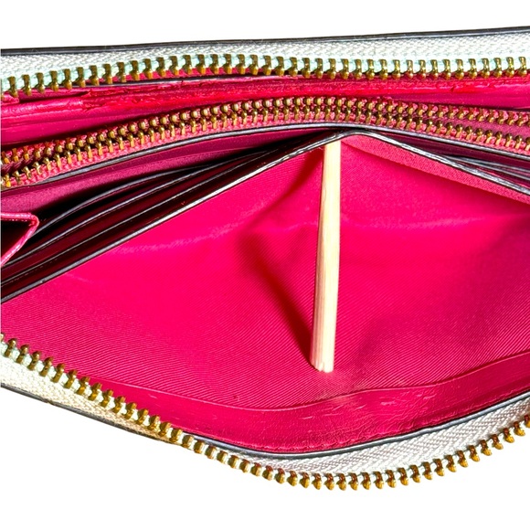 Coach Limiteded Edition continental zip around wallet With Pop Floral Print - Picture 9 of 16